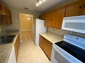 Building Photo - 440 Martigues Dr