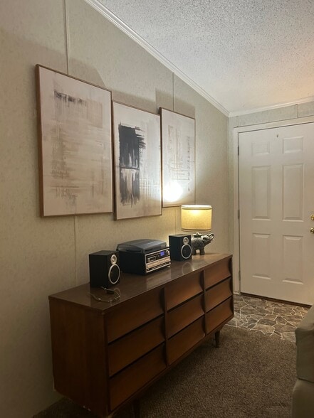 Building Photo - 12545 Louis Dr