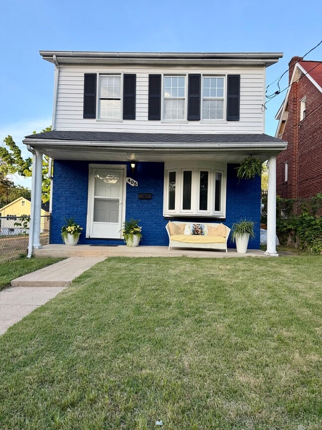 Building Photo - 405 47th St NE