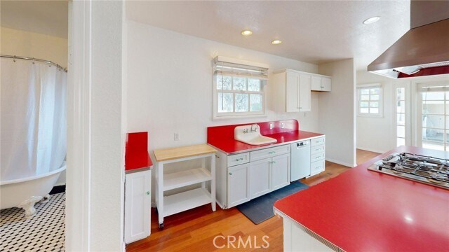 Building Photo - 152 Cabrillo St