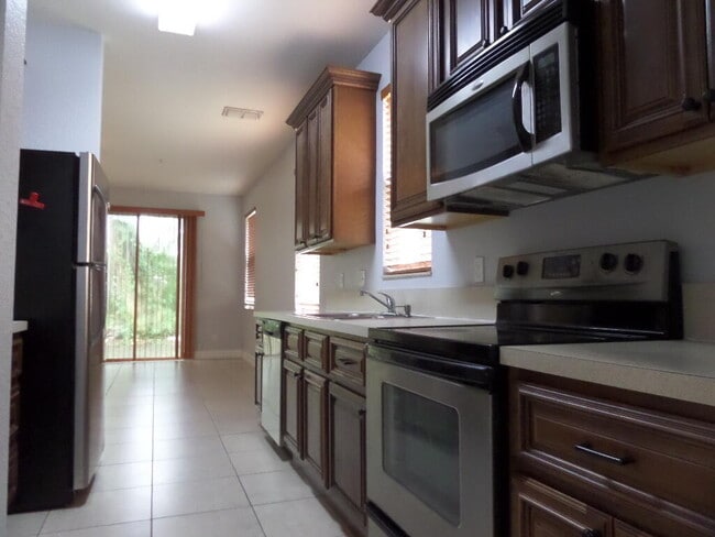 Building Photo - 829 Pipers Cay Dr