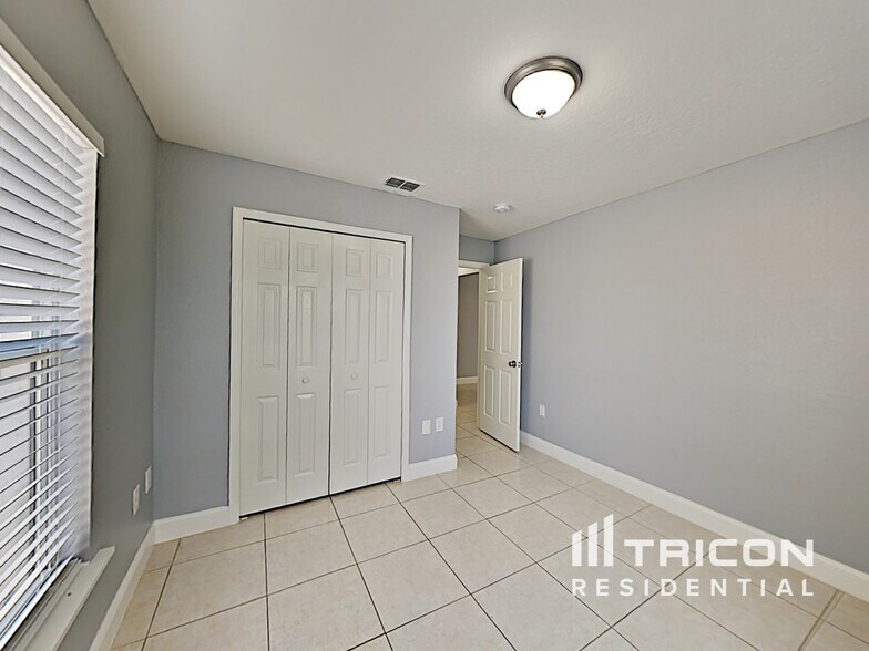 Building Photo - 871 Jarnac Dr