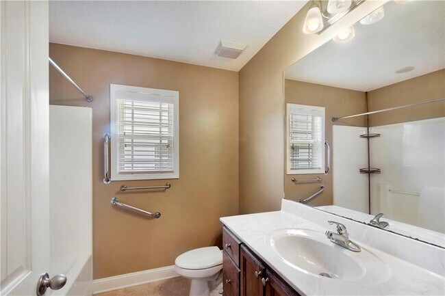 Building Photo - 123 Southwinds Dr