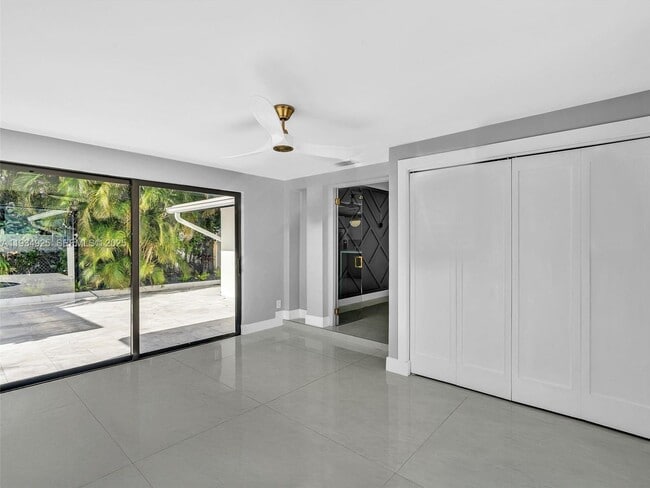 Building Photo - 2310 NE 48th Ct