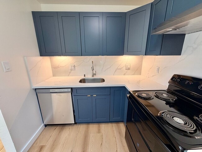 Building Photo - Beautifully Renovated 2BD/1BA Ground Floor Unit in Prime El Cerrito Location