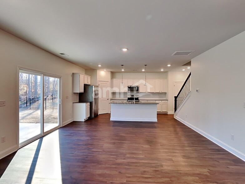 Building Photo - 626 Rivermist Dr