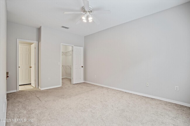 Building Photo - 7800 Point Meadows Dr