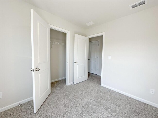 Building Photo - 2244 Whitworth St