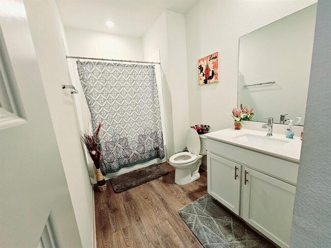 Building Photo - 121 Merrick Rd