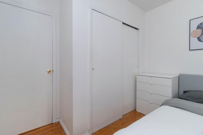 Building Photo - 1823 2nd Ave