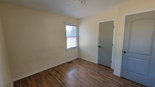 Building Photo - 4525 Legion Rd