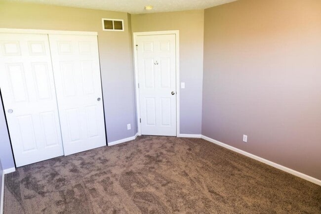 Building Photo - 14005 Kelly Dr