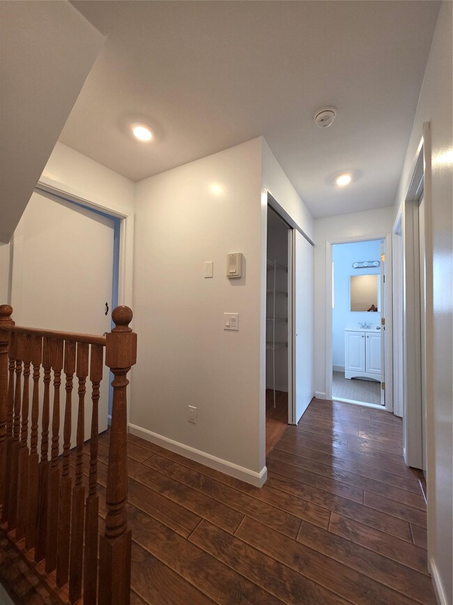 Building Photo - 125 White Plains Rd