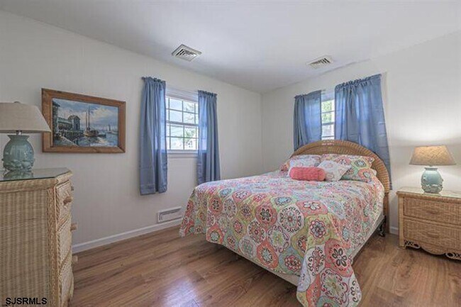 Building Photo - 303 24th St S