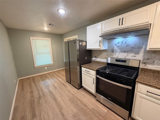 Building Photo - 505 Sikes St