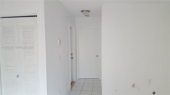 Building Photo - 11860 SW 92nd Ln