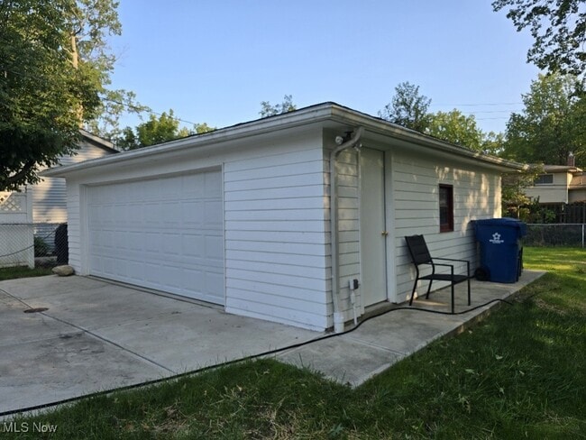 Building Photo - 24387 Lebern Dr