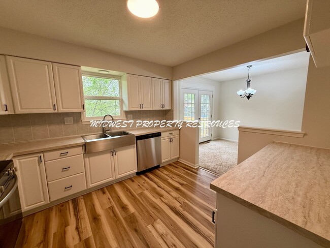 Building Photo - Charming Split-Level Home with Modern Upgr...