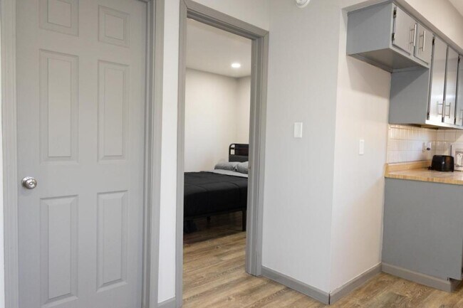 Building Photo - 1450 Villa Ct