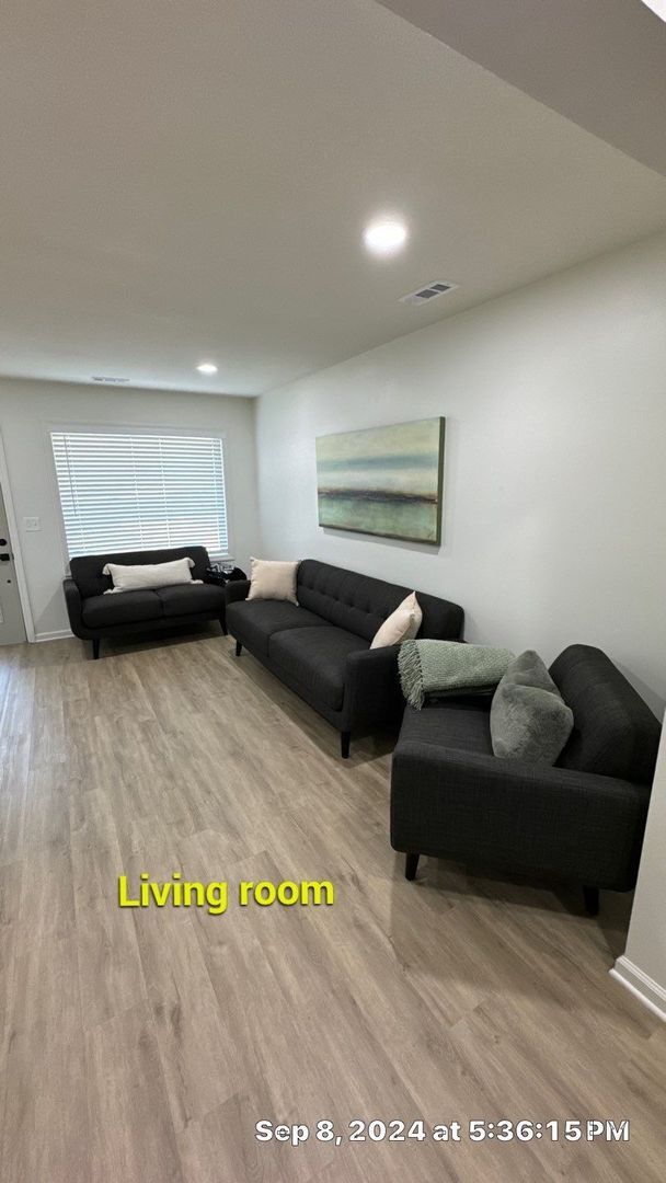 Building Photo - Fully Furnished home in Lee's Summit!
