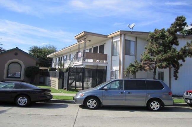 Primary Photo - 5529 Dairy Ave