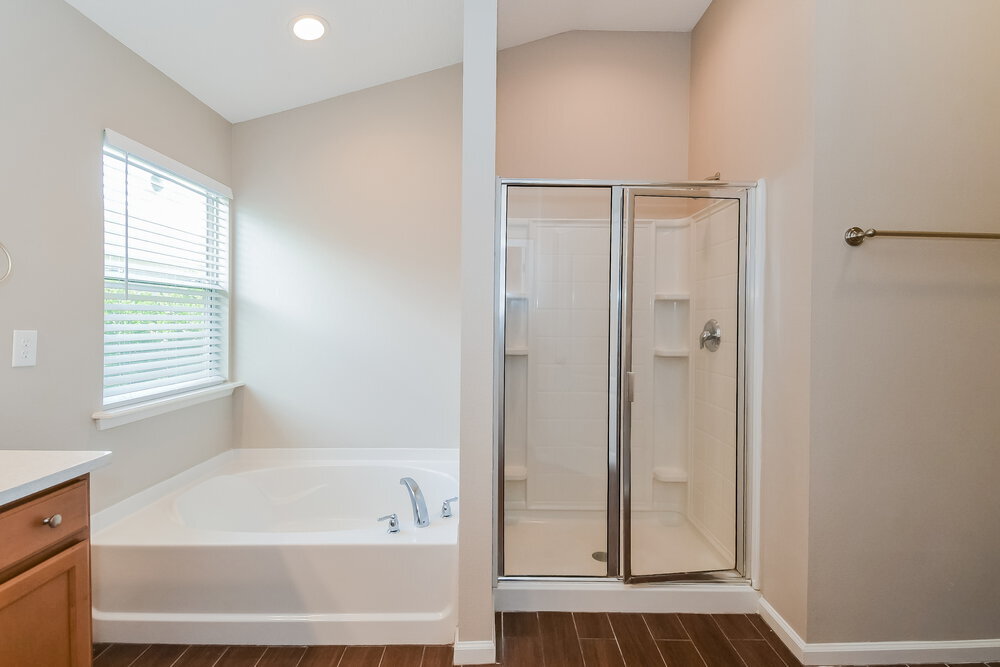 Building Photo - 2630 Oak Haven Dr