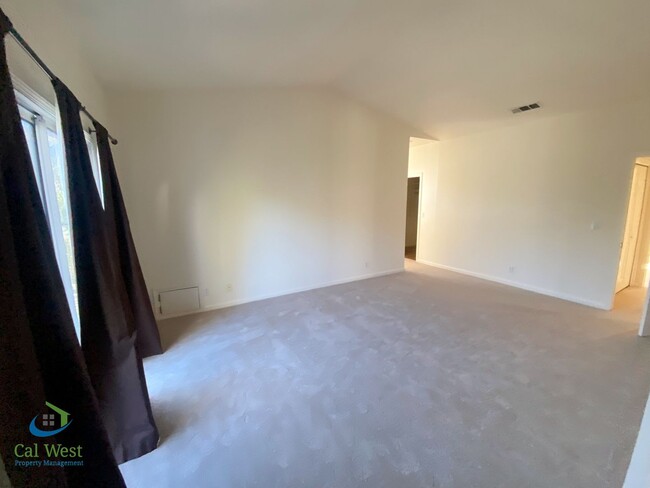 Building Photo - $6995-Amazing 4 Bed/3 Bath Home in Mtn. Vi...