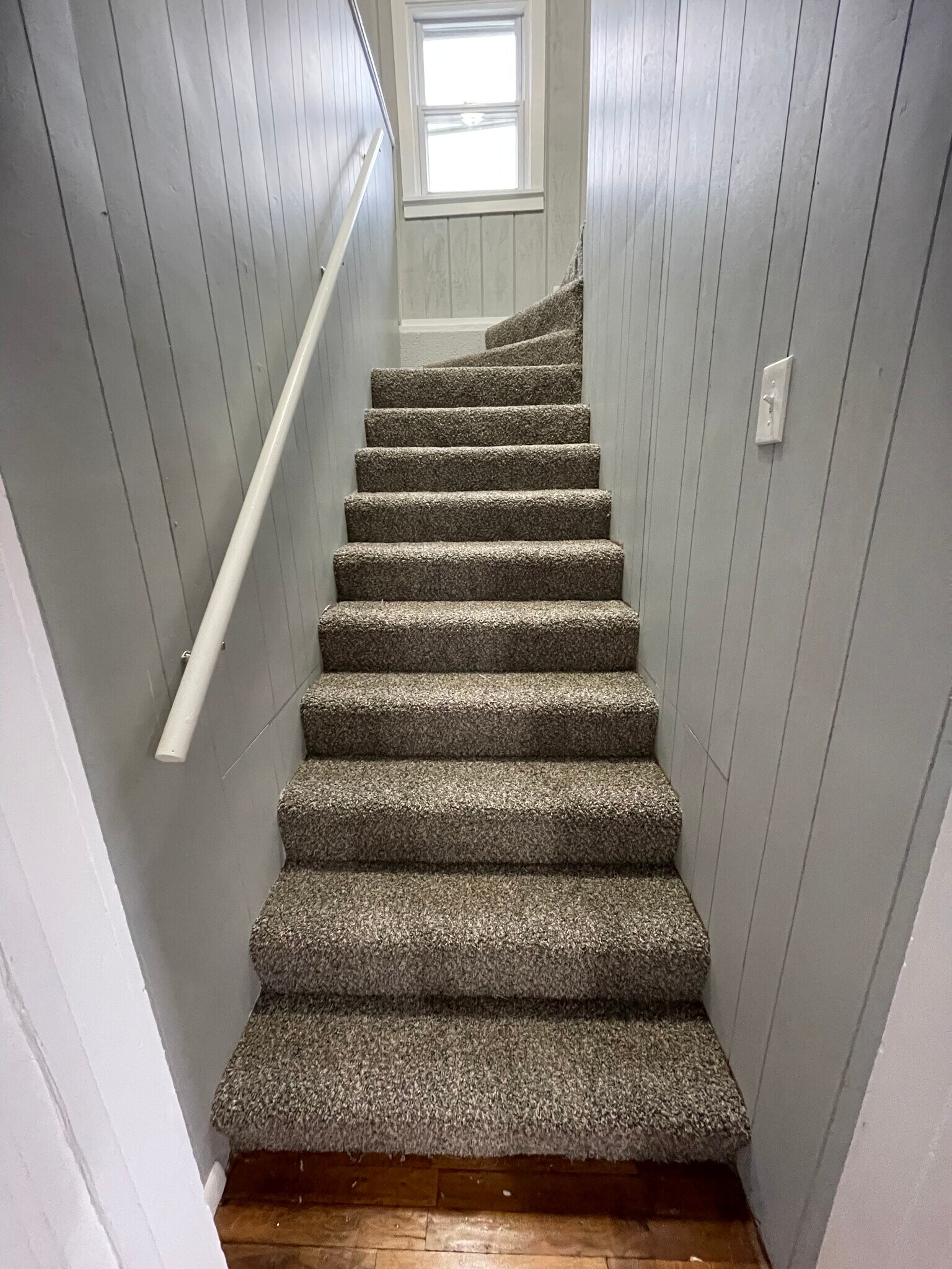 Upstairs - 2130 Harwine St