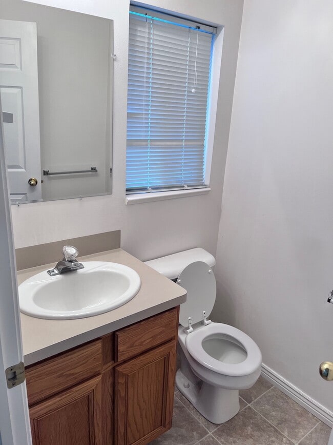 Building Photo - 280 E 700 S