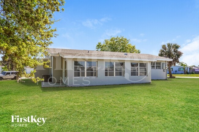 Building Photo - 1633 Hayworth Rd