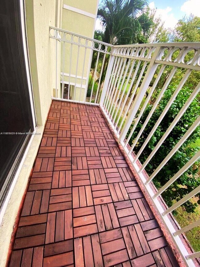 Building Photo - 290 NW 109th Ave