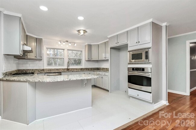 Building Photo - 8101 Kerrybrook Cir