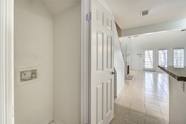 Building Photo - 16800 Sugar Pine Dr