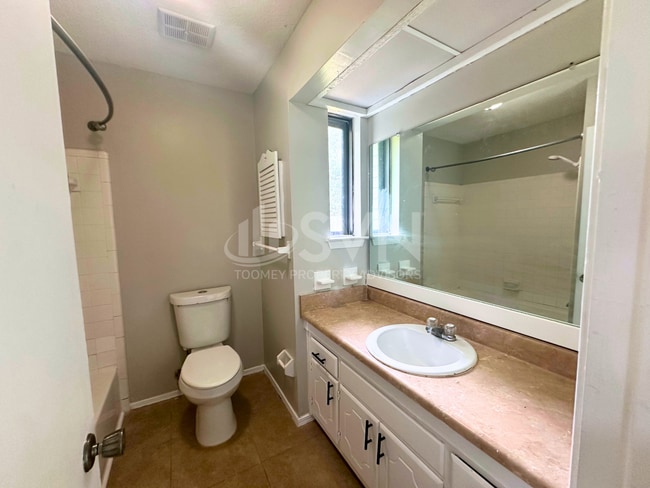 Building Photo - 9730 Trailwood Dr S