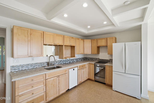 Building Photo - 681 Ocean View Dr