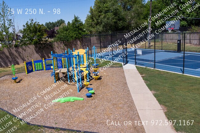 Building Photo - 75 W 250 N