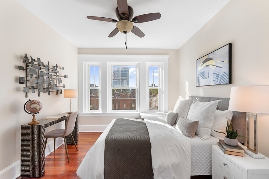 Building Photo - 520 Beacon St