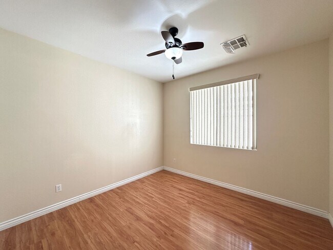 Building Photo - 8137 Aurora Mist St