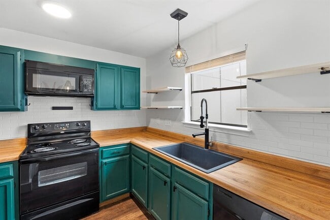 Building Photo - 1712 Timber Ridge Rd