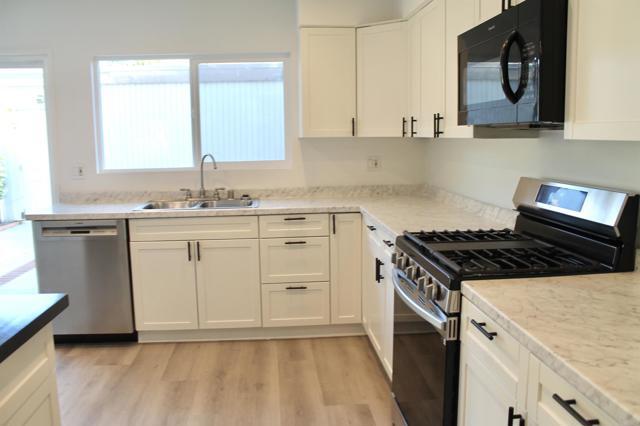 Building Photo - 2746 Via Tulipan