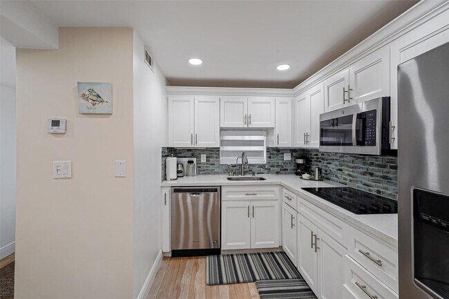 Building Photo - 361 S Hollybrook Dr