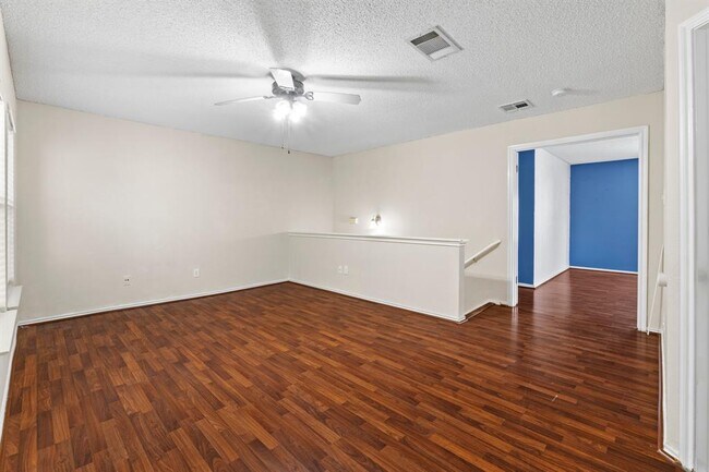 Building Photo - 1704 Matagorda Dr