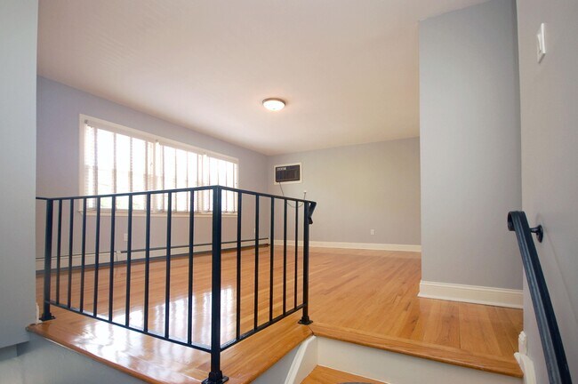 Building Photo - 599 Liberty Ave