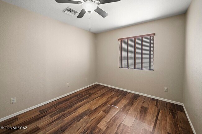 Building Photo - 3067 W Country Hill Dr
