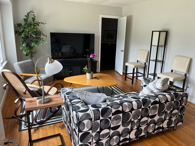 Building Photo - Warrenton