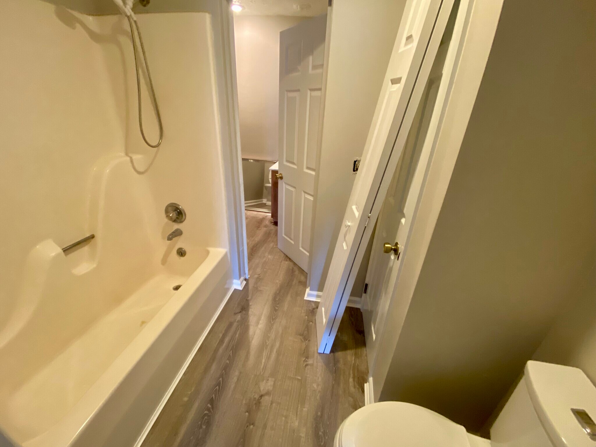 Building Photo - 806 Trustway Ct