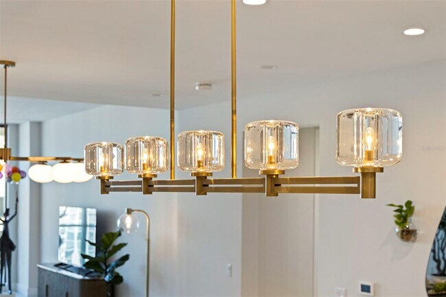 Building Photo - 275 1st Ave S