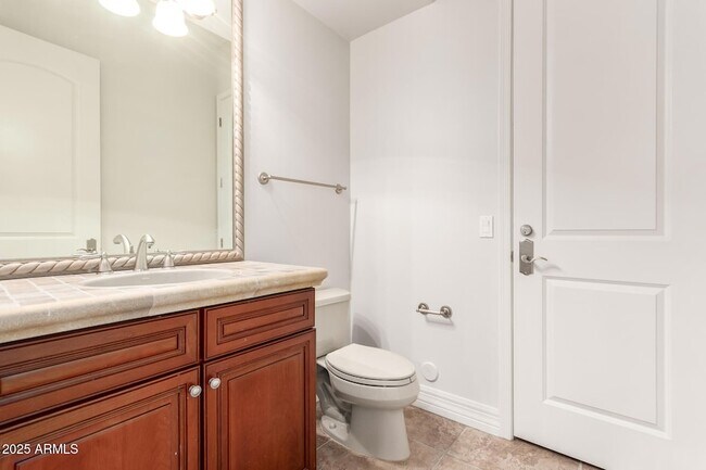 Building Photo - 8614 N 17th Pl