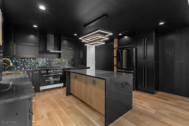 Building Photo - 148 Great Hills Rd