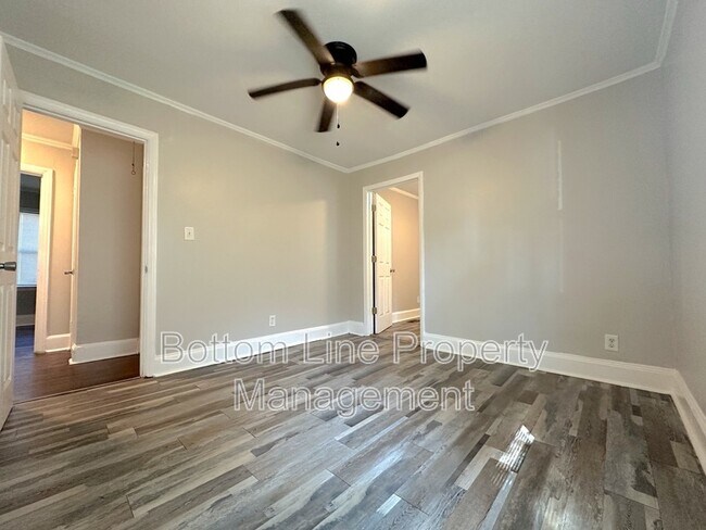Building Photo - 1100 Moretz Ave